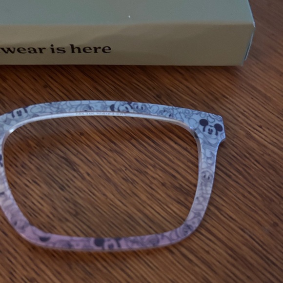 Pair Eyewear Mickey and Friends Winter Magic for the Larkin - Picture 4 of 5